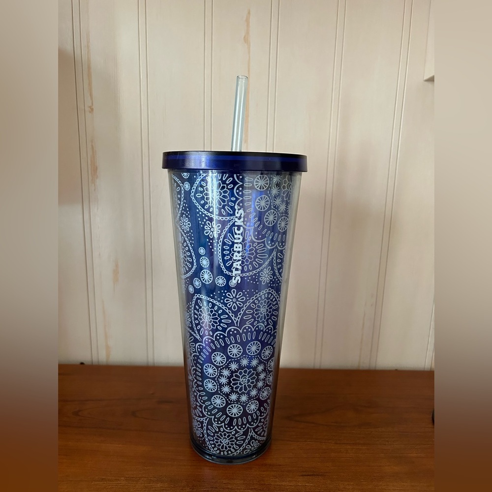 Starbucks official tumbler, 24 fl oz size, sturdy plastic with floral design
